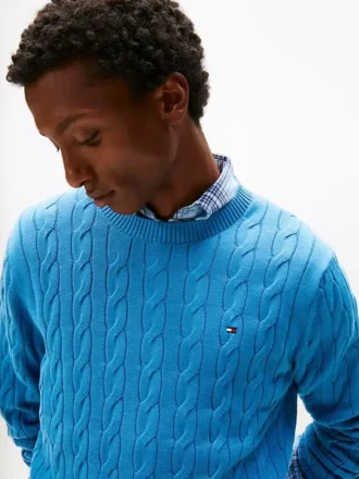 Maglione a collo rotondo con lavorazione a trecce