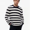 Maglione a maglia all’uncinetto a righe dal taglio comodo