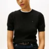 Maglione a maniche corte con lavorazione a trecce Maglione a maniche corte con lavorazione a trecce