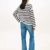 Maglione a righe bretoni con collo a barchetta Maglione a righe bretoni con collo a barchetta