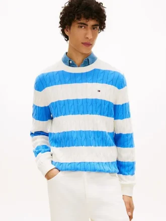 Maglione a righe con lavorazione a trecce