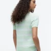 Maglione a righe con lavorazione a trecce Maglione a righe con lavorazione a trecce