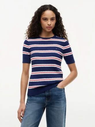 Maglione a righe con lavorazione a trecce a maniche corte