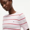 Maglione a righe con lavorazione a trecce a maniche corte Maglione a righe con lavorazione a trecce a maniche corte