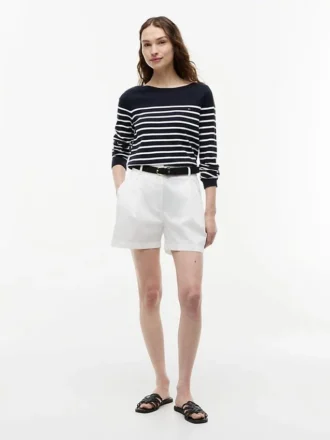 Maglione a righe con scollo a barchetta