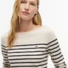 Maglione a righe con scollo a barchetta Maglione a righe con scollo a barchetta