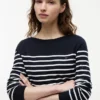 Maglione a righe con scollo a barchetta Maglione a righe con scollo a barchetta