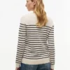 Maglione a righe con scollo a barchetta Maglione a righe con scollo a barchetta