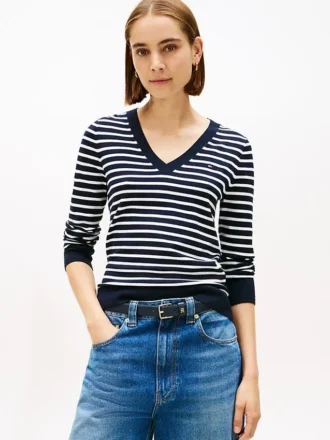 Maglione a righe con scollo a V