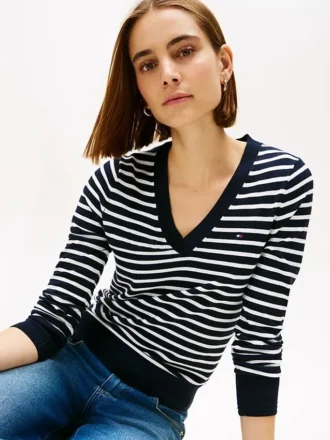 Maglione a righe con scollo a V