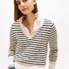 Maglione a righe con scollo a V Maglione a righe con scollo a V
