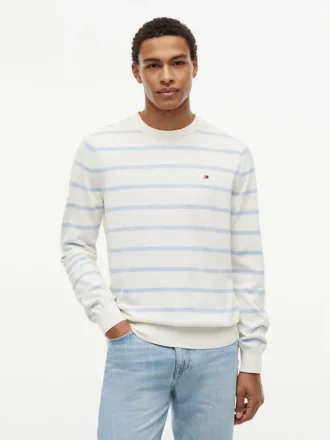 Maglione classico a righe con collo rotondo