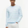 Maglione classico a righe con collo rotondo Maglione classico a righe con collo rotondo