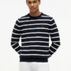 Maglione classico a righe con collo rotondo Maglione classico a righe con collo rotondo