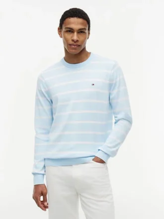 Maglione classico a righe con collo rotondo
