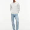 Maglione classico a righe con collo rotondo Maglione classico a righe con collo rotondo