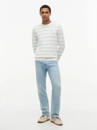 Maglione classico a righe con collo rotondo