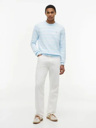 Maglione classico a righe con collo rotondo