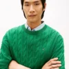 Maglione girocollo a trecce Maglione girocollo a trecce