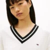 Maglione Tommy Jeans con scollo a V e vestibilità comoda Maglione Tommy Jeans con scollo a V e vestibilità comoda