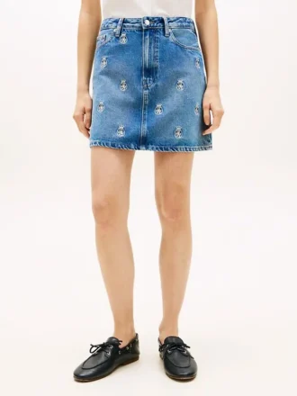 Minigonna in denim a vita alta con stemma all-over