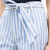Pantaloncini a righe in misto lino con cintura Pantaloncini a righe in misto lino con cintura