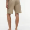 Pantaloncini chino in misto cotone e lino dal taglio comodo Pantaloncini chino in misto cotone e lino dal taglio comodo