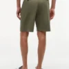 Pantaloncini chino in misto cotone e lino dal taglio comodo Pantaloncini chino in misto cotone e lino dal taglio comodo