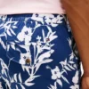 Pantaloncini con stampa tropicale e vestibilità regolare da 7″