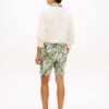 Pantaloncini con stampa tropicale e vestibilità regolare da 7″ Pantaloncini con stampa tropicale e vestibilità regolare da 7″