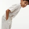 Pantaloncini da bambino in misto lino a righe dal taglio morbido