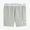 Pantaloncini da notte in piqué con logo Hilfiger da 8″ Pantaloncini da notte in piqué con logo Hilfiger da 8″