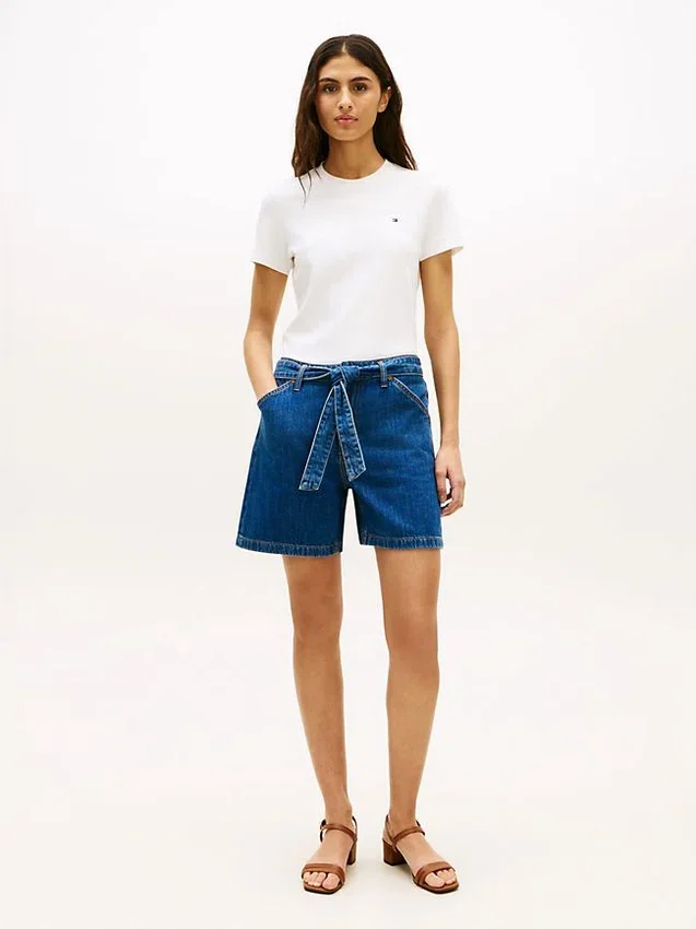Pantaloncini in denim a vita alta con cintura Pantaloncini in denim a vita alta con cintura