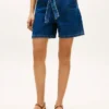Pantaloncini in denim a vita alta con cintura Pantaloncini in denim a vita alta con cintura