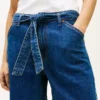 Pantaloncini in denim a vita alta con cintura Pantaloncini in denim a vita alta con cintura