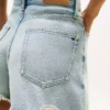 Pantaloncini in denim a vita alta e dal taglio ampio con effetto consumato Pantaloncini in denim a vita alta e dal taglio ampio con effetto consumato
