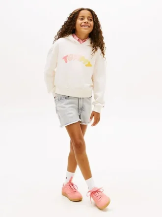 Pantaloncini in denim con orlo grezzo per bambini Pantaloncini in denim con orlo grezzo per bambini
