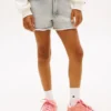 Pantaloncini in denim con orlo grezzo per bambini Pantaloncini in denim con orlo grezzo per bambini