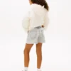 Pantaloncini in denim con orlo grezzo per bambini Pantaloncini in denim con orlo grezzo per bambini
