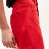 Pantaloncini in denim con tasche e bottoni dorati Pantaloncini in denim con tasche e bottoni dorati