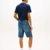 Pantaloncini in denim Tommy Jeans con tasca con bandiera Pantaloncini in denim Tommy Jeans con tasca con bandiera