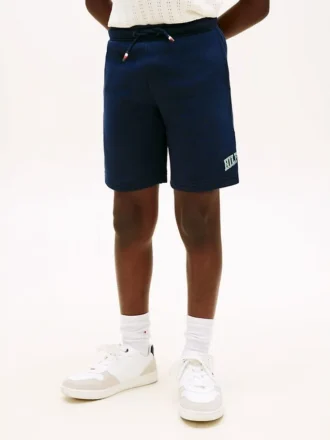 Pantaloncini in felpa a gamba larga con logo Hilfiger per bambini Pantaloncini in felpa a gamba larga con logo Hilfiger per bambini