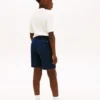 Pantaloncini in felpa a gamba larga con logo Hilfiger per bambini Pantaloncini in felpa a gamba larga con logo Hilfiger per bambini