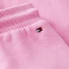 Pantaloncini in felpa con bandiera tono su tono per bambini Pantaloncini in felpa con bandiera tono su tono per bambini