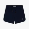 Pantaloncini in felpa con logo bandiera tono su tono per bambini Pantaloncini in felpa con logo bandiera tono su tono per bambini