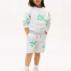 Pantaloncini in felpa con logo misto su tutta la superficie per bambini Pantaloncini in felpa con logo misto su tutta la superficie per bambini