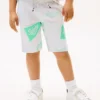 Pantaloncini in felpa con logo misto su tutta la superficie per bambini Pantaloncini in felpa con logo misto su tutta la superficie per bambini