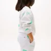 Pantaloncini in felpa con logo misto su tutta la superficie per bambini Pantaloncini in felpa con logo misto su tutta la superficie per bambini