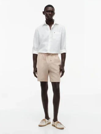Pantaloncini in misto cotone e lino con vestibilità regolare da 7″