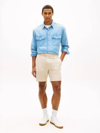Pantaloncini in misto cotone e lino con vestibilità regolare da 7″